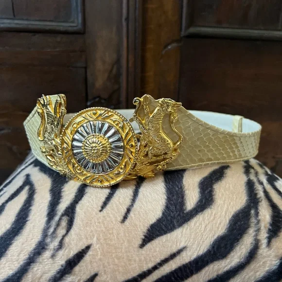 Judith Leiber vintage cream snakeskin medallion belt SM - Picture 2 of 5